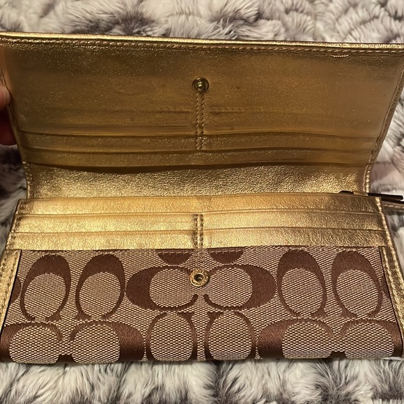 @@RARE FIND!!@@~Vintage 2008.Coach signature stripe floral appliqué wallet - Picture 6 of 11